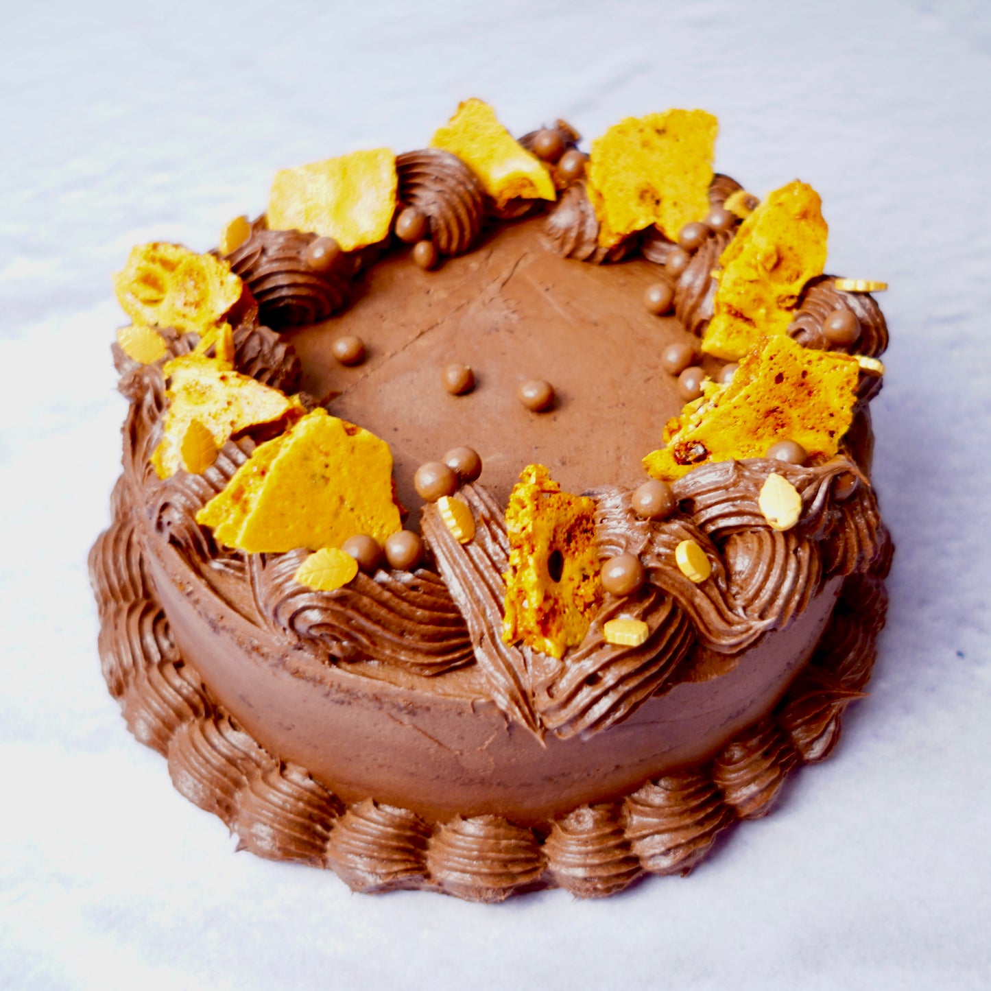 Toffee honeycomb cake
