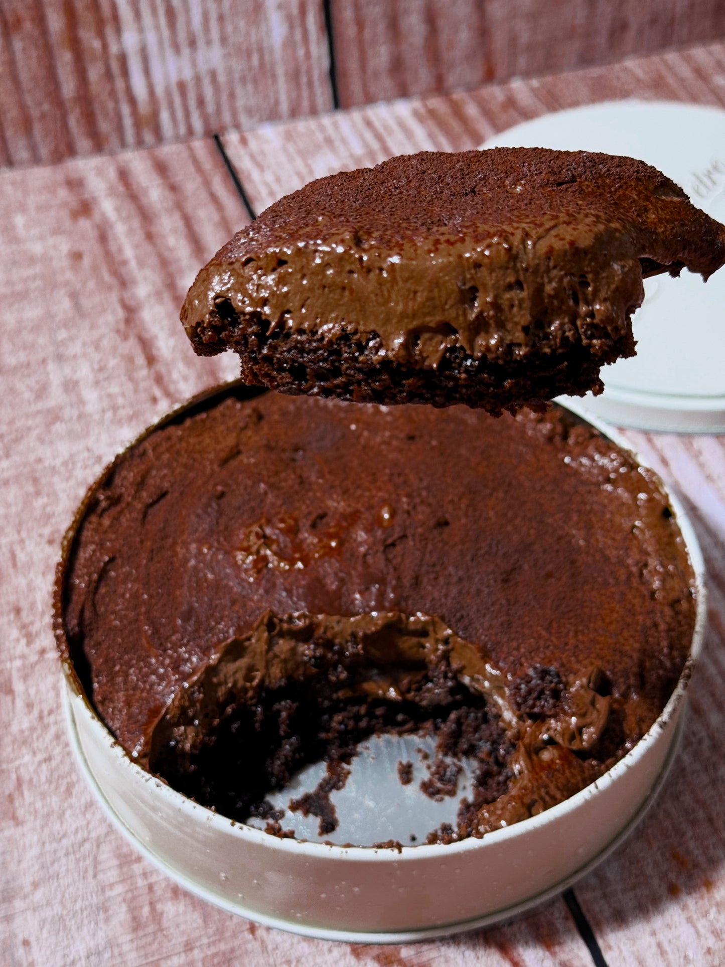 Chocolate tiffin cake
