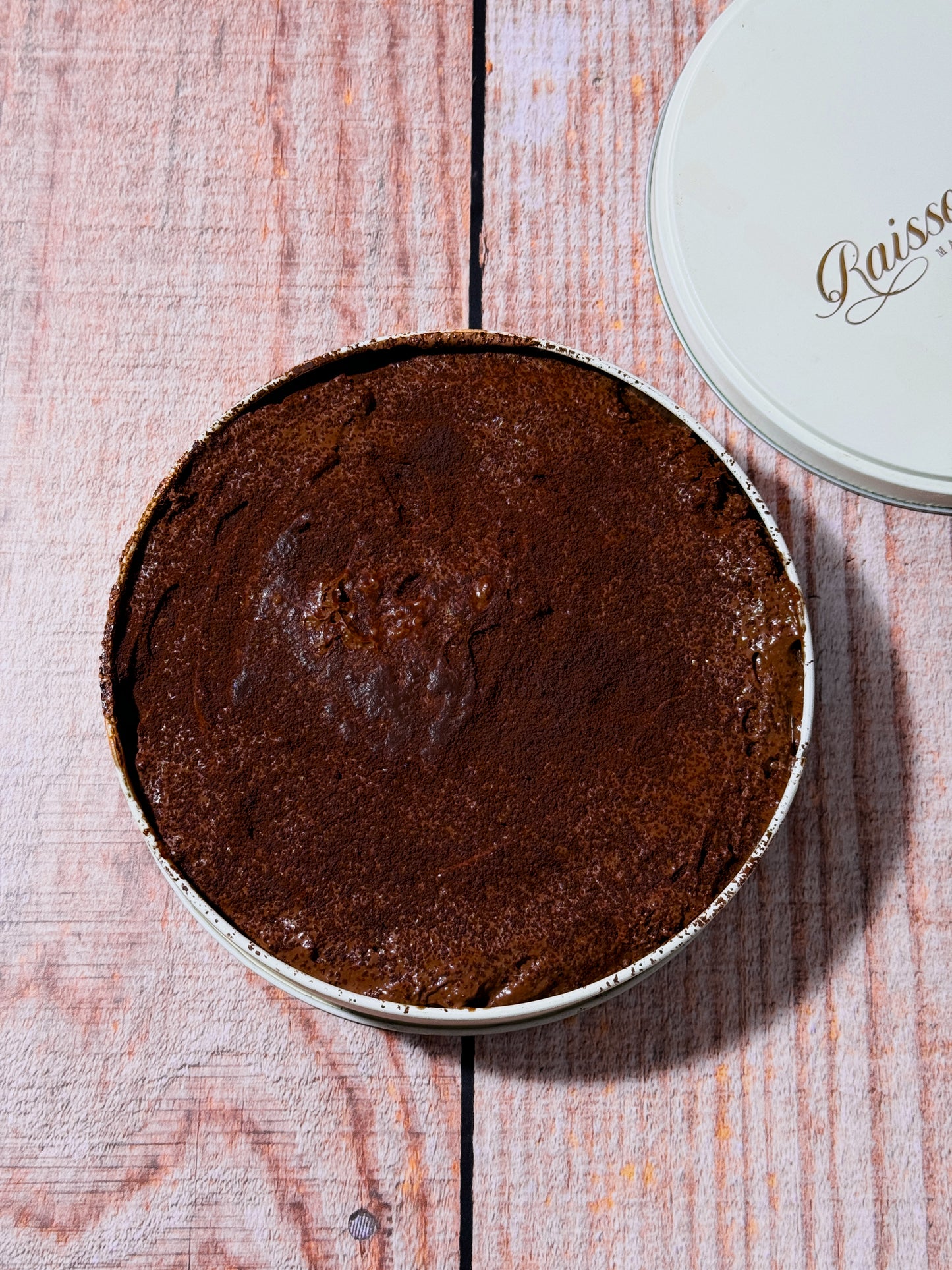 Chocolate tiffin cake