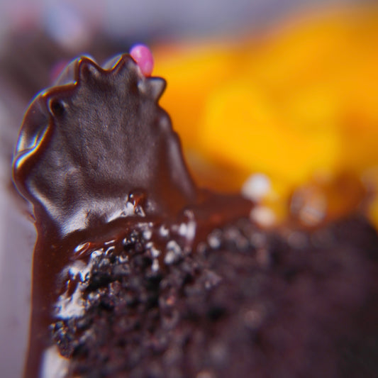 Mango and dark chocolate cake