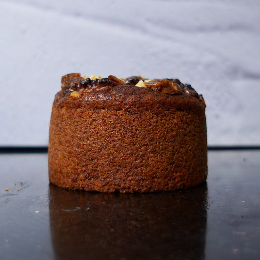 Date and walnut loaf cake