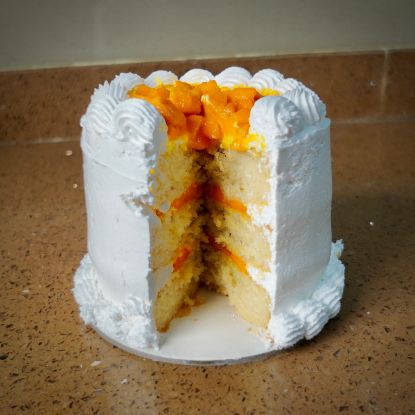 Mango and vanilla cake