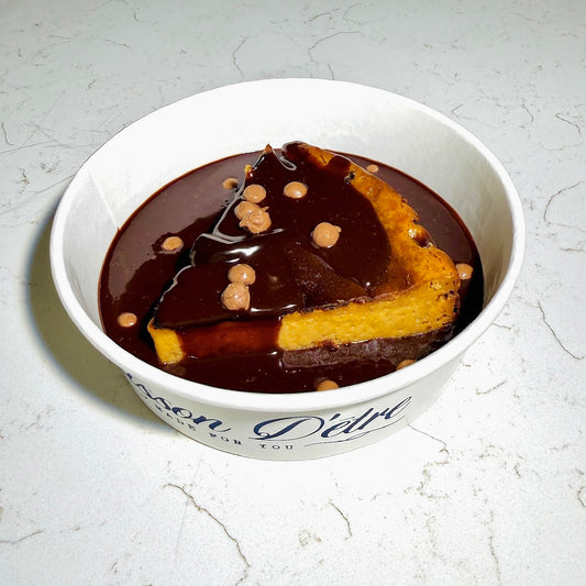 Basque cheesecake with chocolate ganache cake slice (250 g)