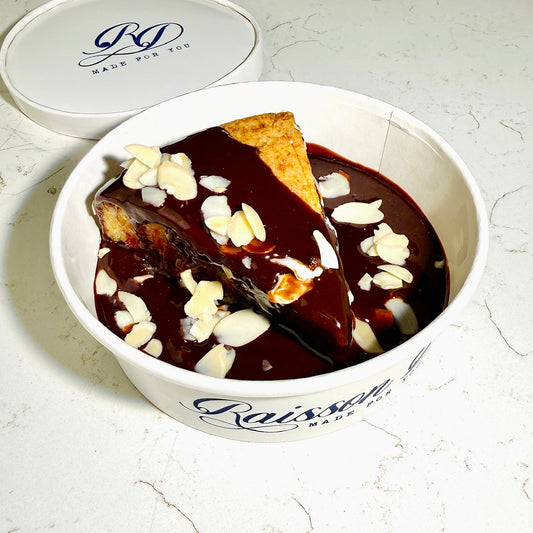 Raspberry chocolate cake slice (250 g)