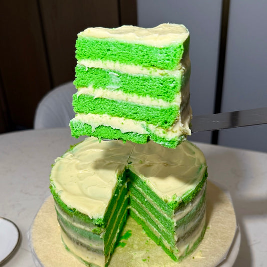 Pandan chiffon and white chocolate cake slice (250 g)
