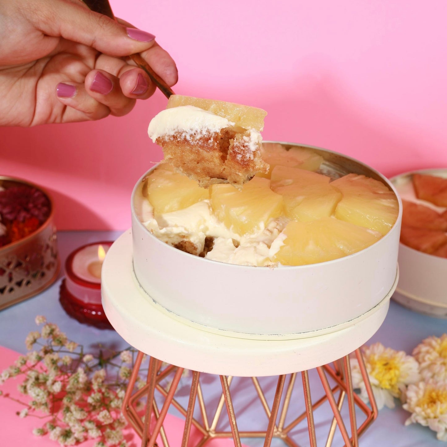 Pineapple tiffin cake